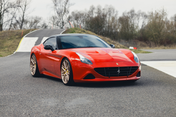 Przejazd Ferrari California T jako kierowca